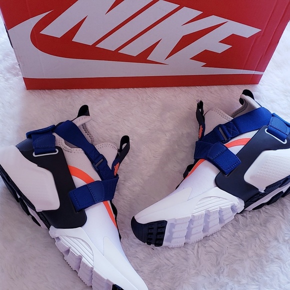 New Womens Nike Air Huarache City Low - Picture 5 of 7